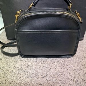 Vintage coach lunch box 9991